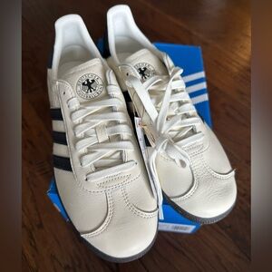 NEW! Adidas GAZELLE Indoor Shoe 9